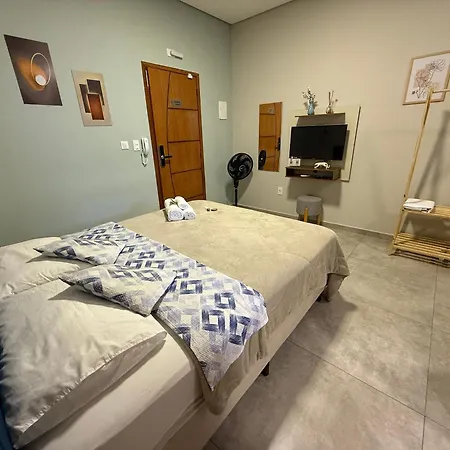 Loft de Luxo no Braga: Perfeito para Casais - Ar, Wi-Fi e Estilo-3